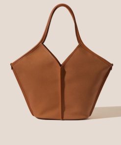 Latishasosa.shop0d3119fa90 1