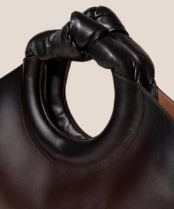 Latishasosa.shop5f043b64a8 2